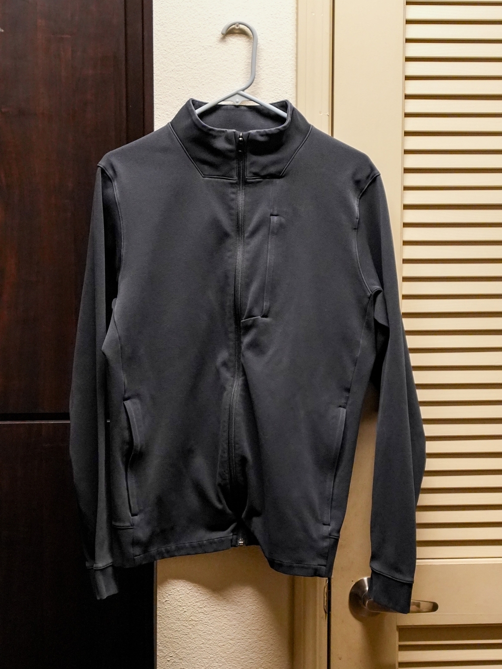 lululemon athletica Men's Black Lightweight Zip Jacket
